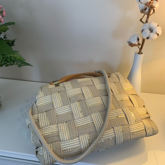 Vintage woven purse with good details - Picture 4 of 6